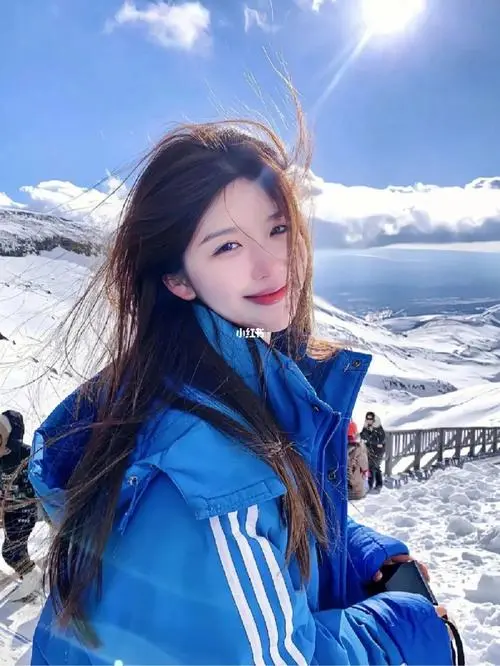 平台拥有稳定的供应链和科技支撑，长期更新热门业务（如游戏卡密、会员充值），避免因货源短缺影响用户体验